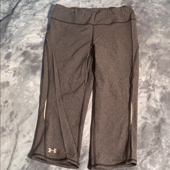 💚 3 for $15 💚 - Under Armour Capris approximate size Small - Picture 6 of 16